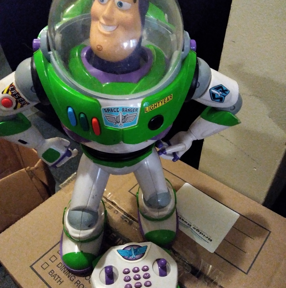Multiple Buzz Light Year w/ remote,Dragon Ballz Z book collection & Jenga game